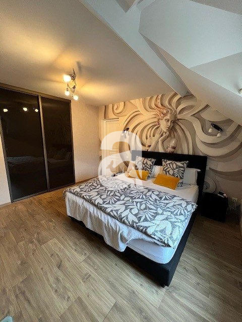 Maison - 165 m² - 8 pièces