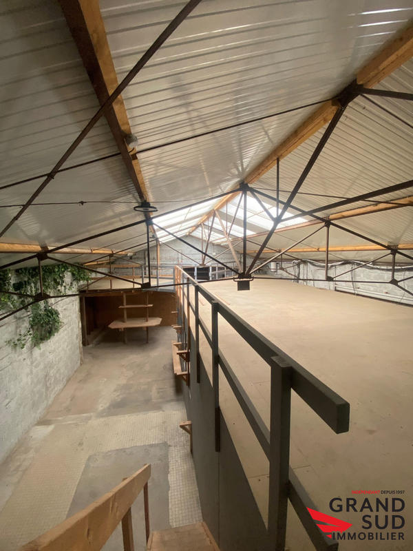 Maison - 460 m² - 10 pièces