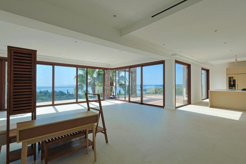 Maison - 359 m² - 10 pièces