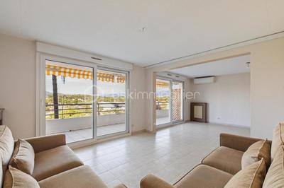 Appartement - 108 m² - 4 pièces