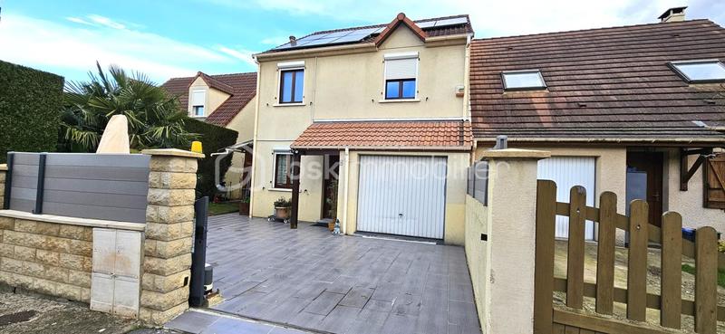 Maison - 100 m² - 5 pièces