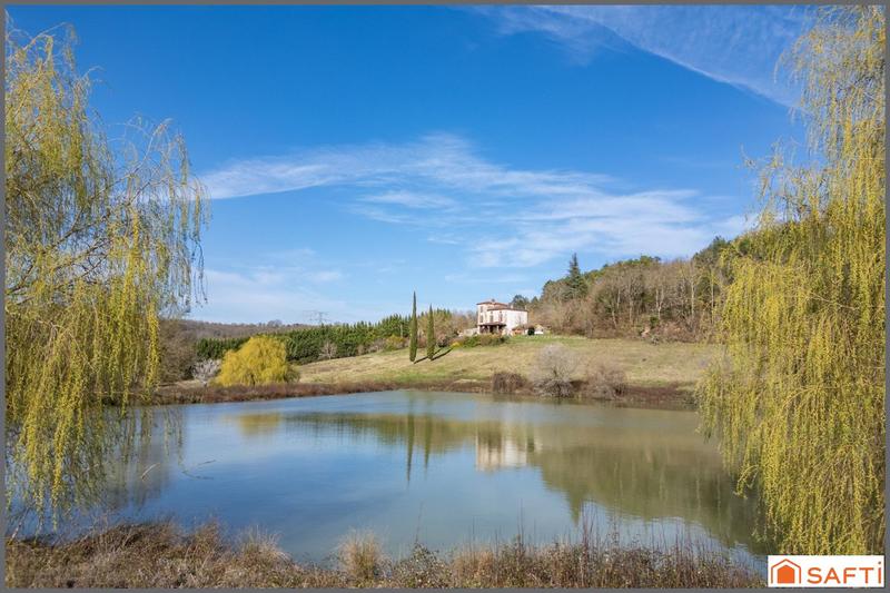 Maison - 201 m² - 5 pièces