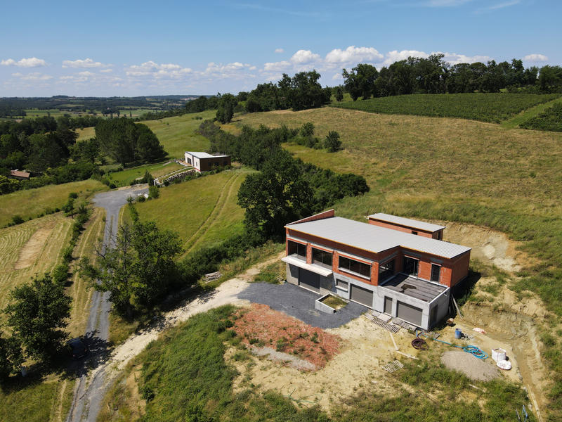 Maison - 360 m² - 5 pièces