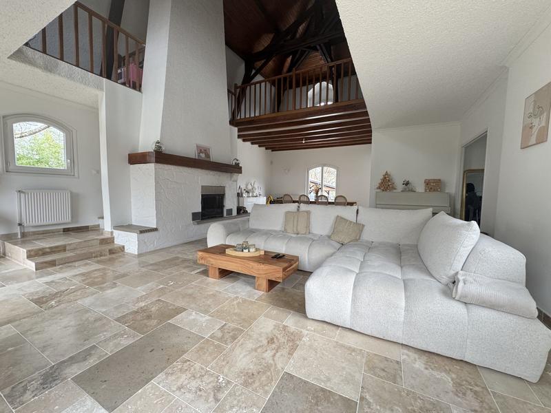 Villa - 200 m² - 5 pièces