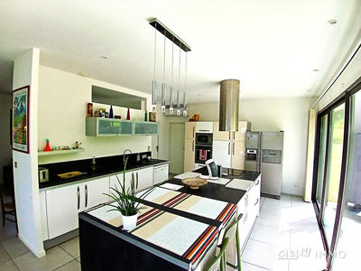 Maison contemporaine - 158 m² - 6 pièces