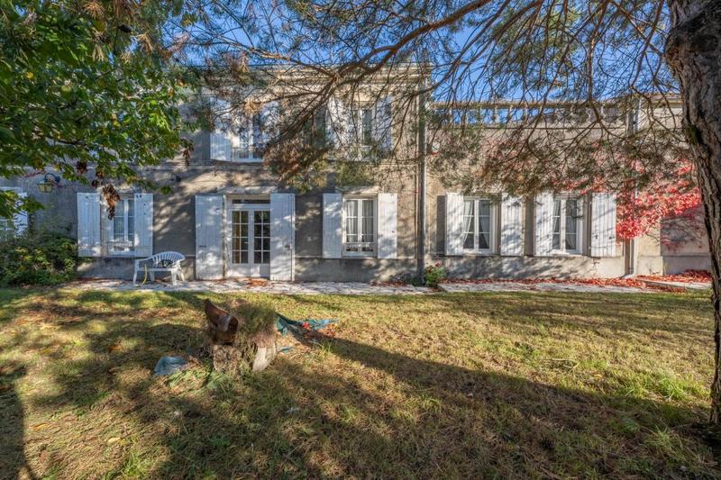 Maison bourgeoise - 480 m² - 9 pièces