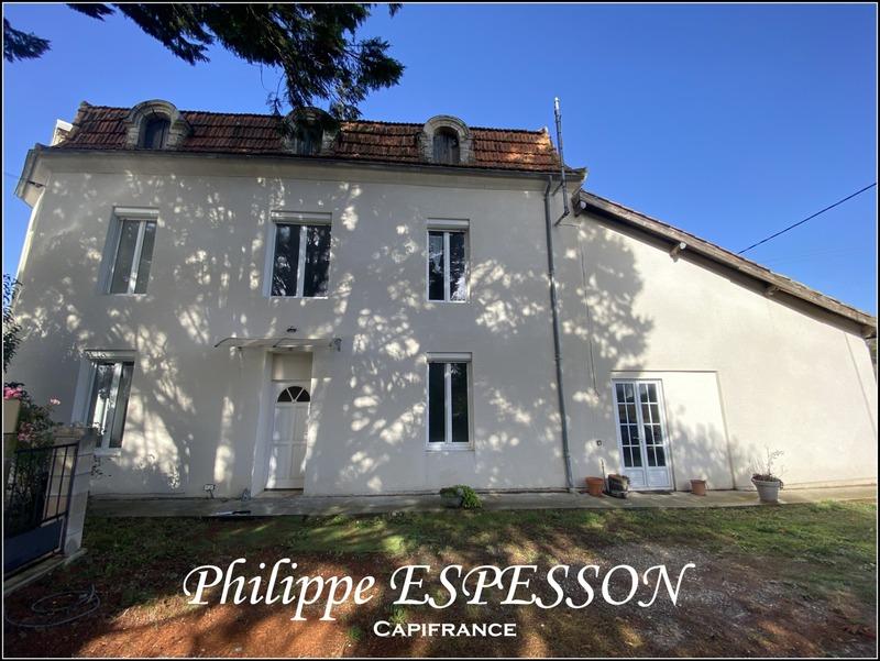 Maison - 200 m² - 8 pièces