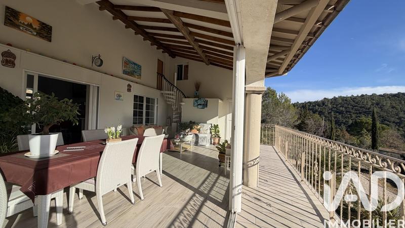 Maison - 300 m² - 9 pièces