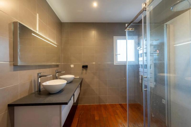 Maison d'architecte - 320 m² - 9 pièces