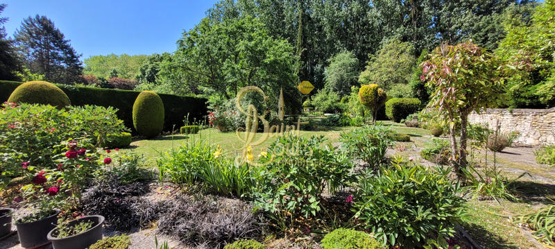 Maison - 200 m² - 7 pièces