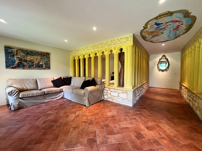 Maison - 210 m² - 7 pièces