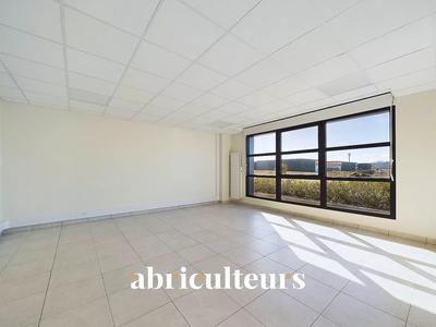 Local d'activités - 573 m²