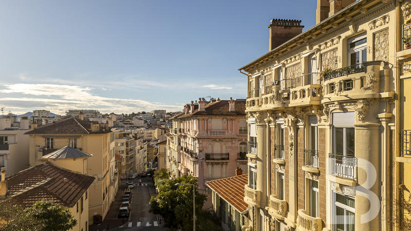 Appartement - 98 m² - 4 pièces