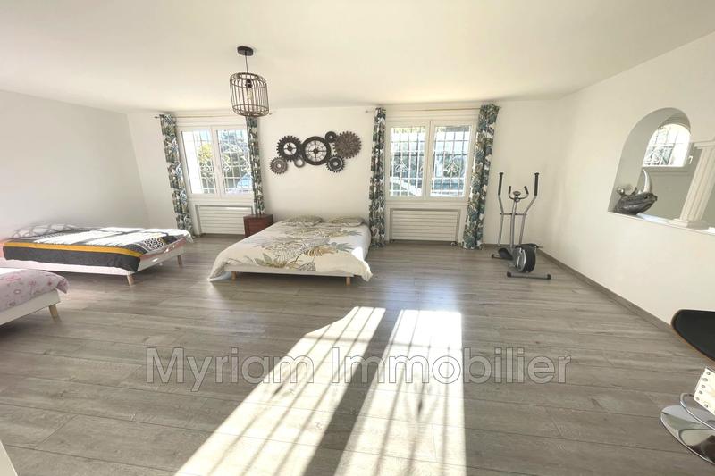 Maison - 251 m² - 6 pièces