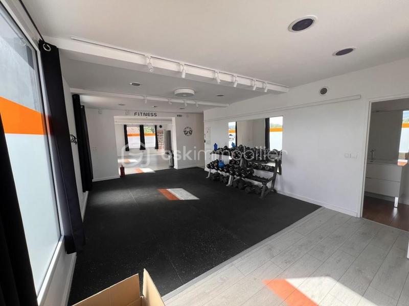 Local d'activité / Entrepôt - 99 m² - 1 pièce