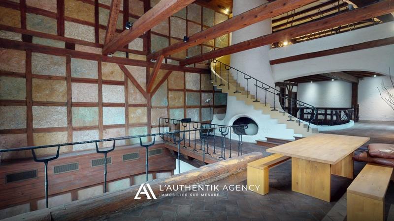 Maison - 636 m² - 12 pièces