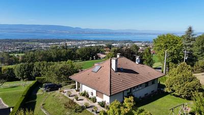 Propriété - 216 m² - 9 pièces