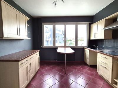 Appartement - 96 m² - 5 pièces