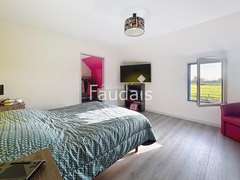 Maison - 246 m² - 8 pièces