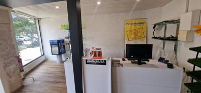 Local commercial - 2 pièces