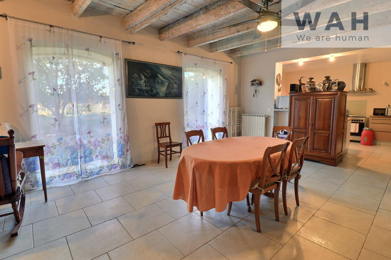 Mas - 200 m² - 5 pièces