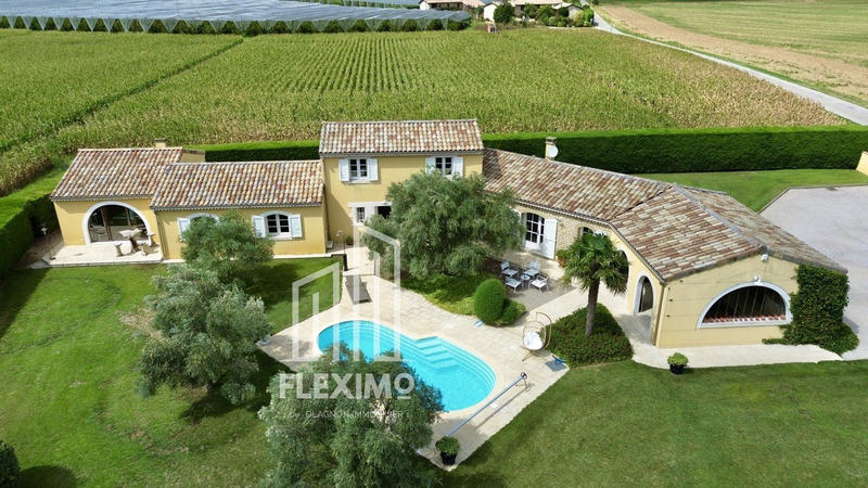 Maison - 223 m² - 6 pièces