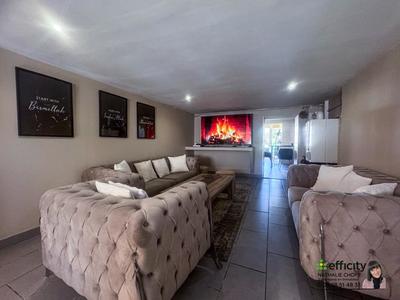 Maison - 250 m² - 12 pièces