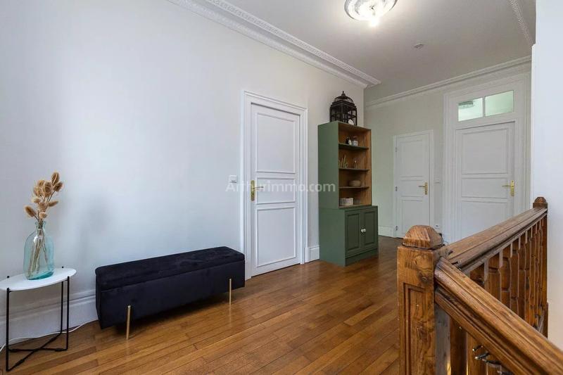 Maison - 237 m² - 9 pièces