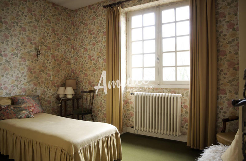 Maison traditionnelle - 210 m² - 7 pièces