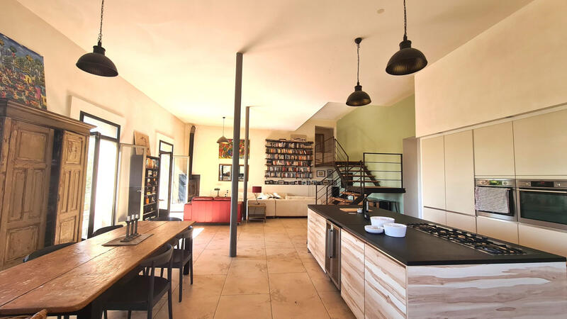 Maison ancienne - 375 m² - 9 pièces