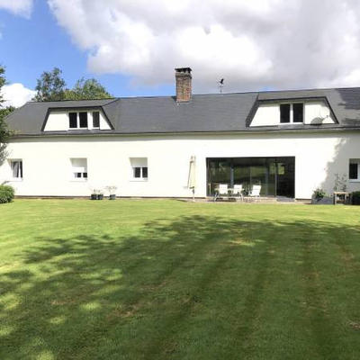 Maison - 230 m² - 9 pièces