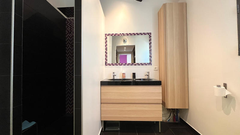 Propriété - 246 m² - 8 pièces