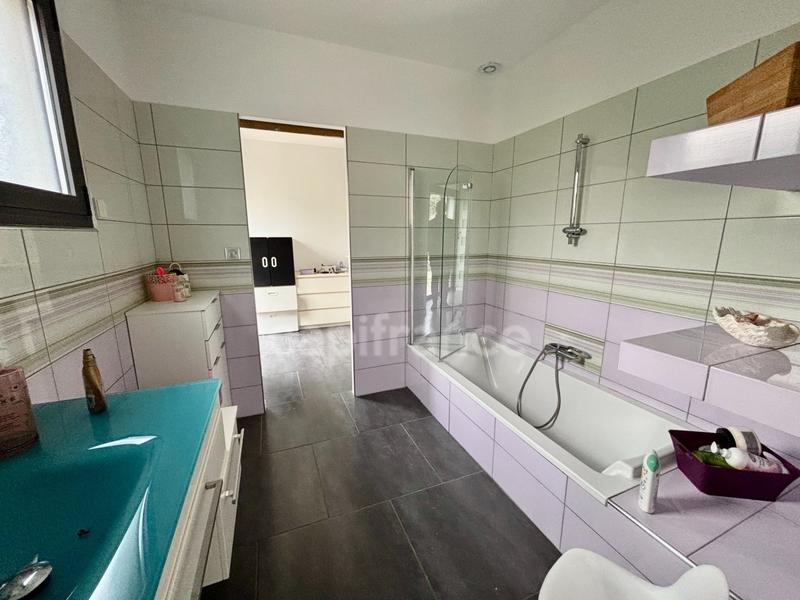 Maison - 135 m² - 4 pièces