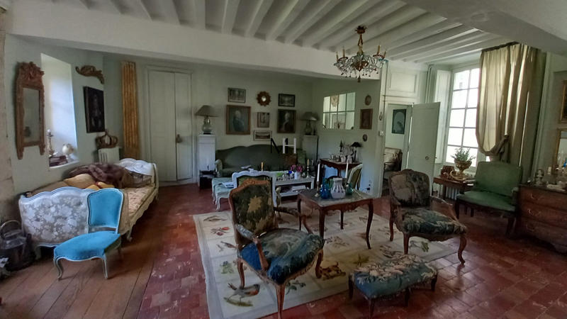 Maison - 330 m² - 9 pièces