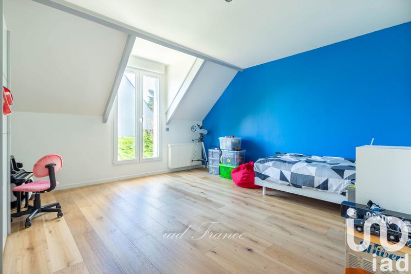 Maison - 230 m² - 8 pièces