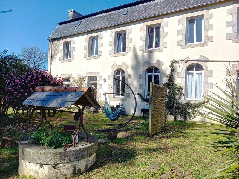 Maison - 257 m² - 10 pièces