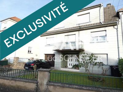 Maison - 180 m² - 8 pièces