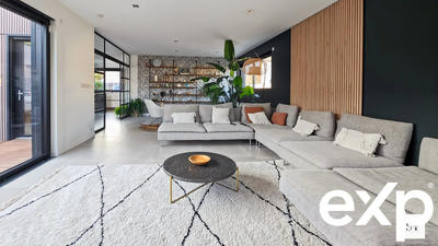 Maison - 216 m² - 8 pièces