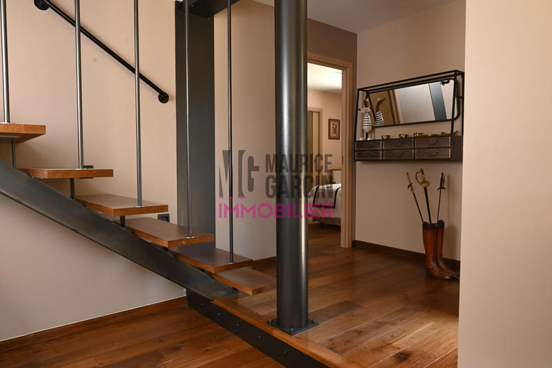 Maison - 200 m² - 8 pièces