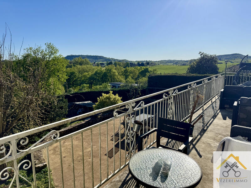 Villa - 265 m² - 8 pièces