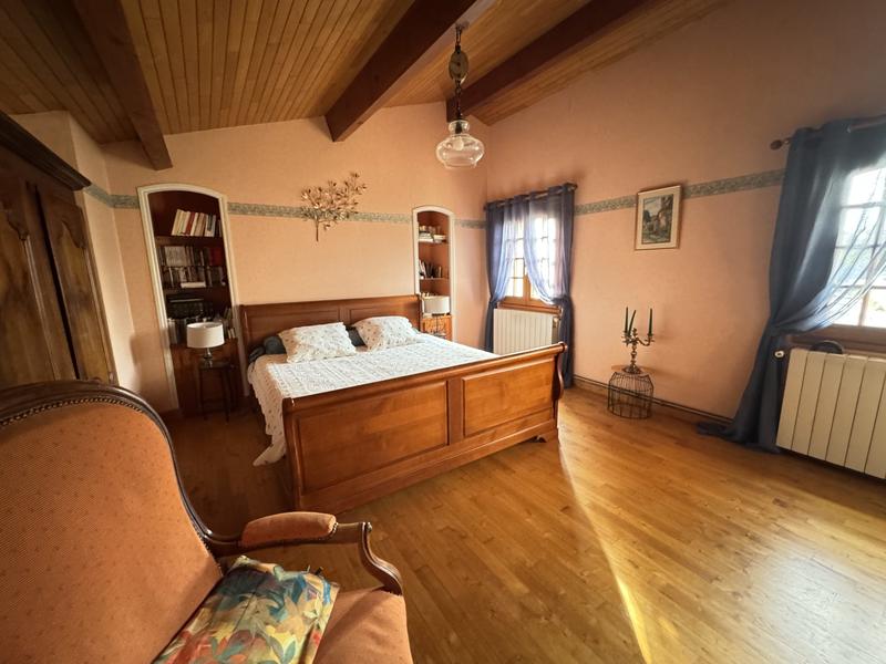 Maison ancienne - 228 m² - 7 pièces