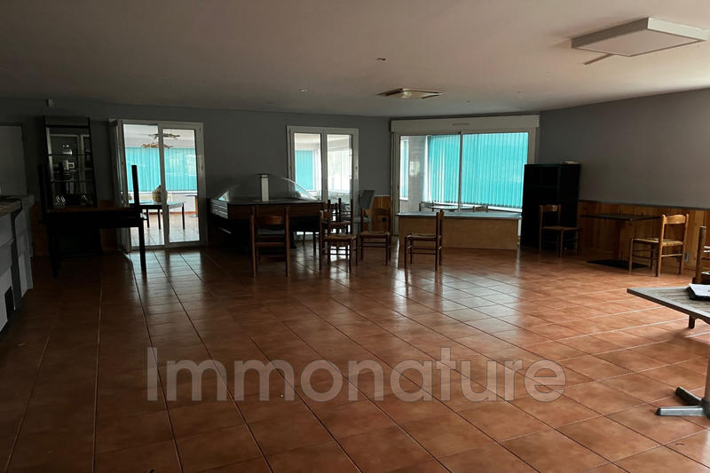 Local commercial - 227 m²