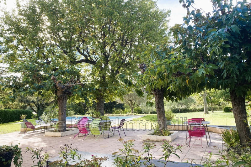 Maison - 200 m² - 1 pièce