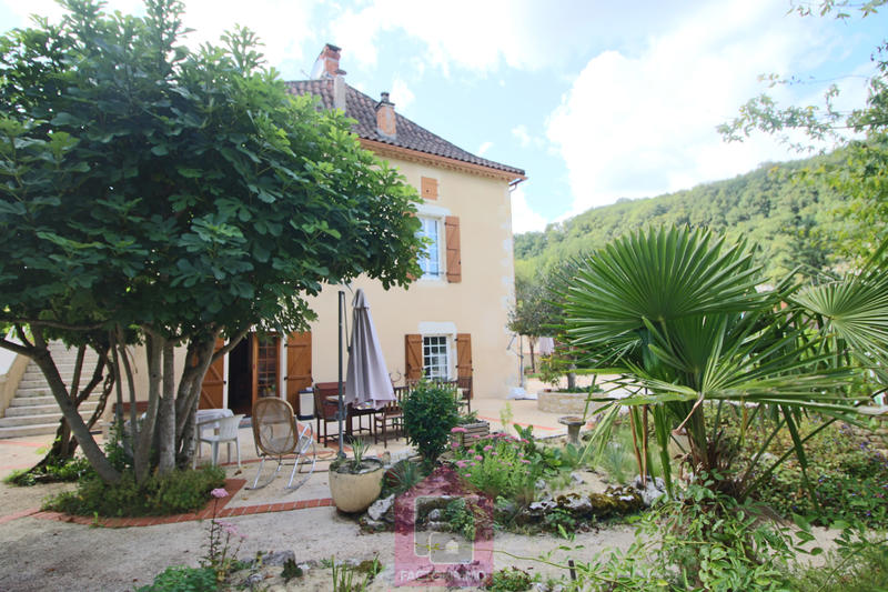 Maison - 315 m² - 8 pièces