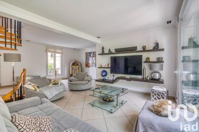 Maison - 180 m² - 6 pièces