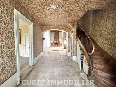 Propriété - 250 m² - 10 pièces