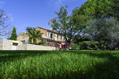 Maison - 250 m² - 8 pièces