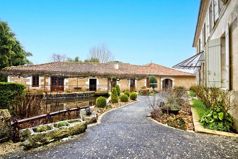 Immeuble - 350 m² - 11 pièces