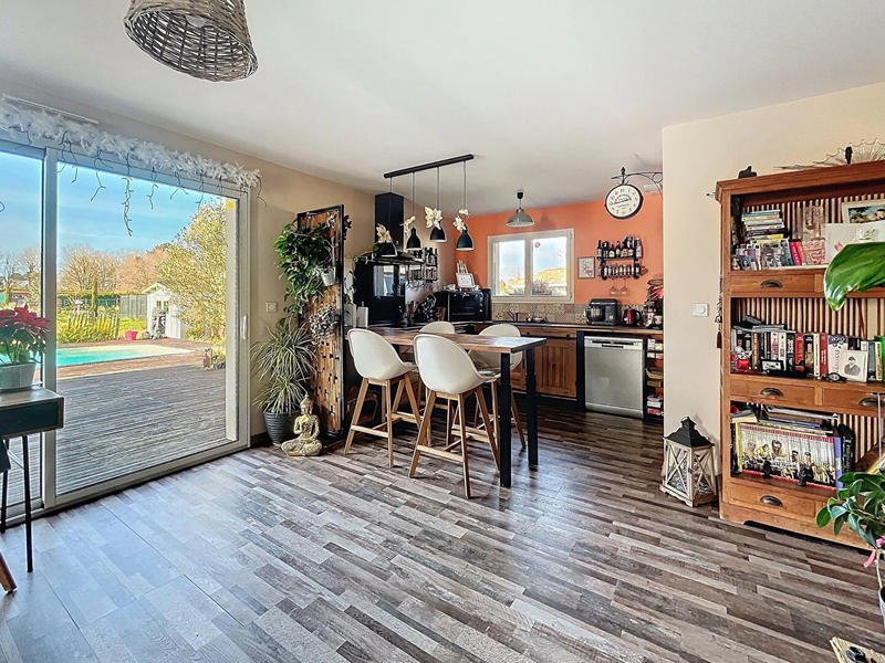 Maison - 80 m² - 4 pièces