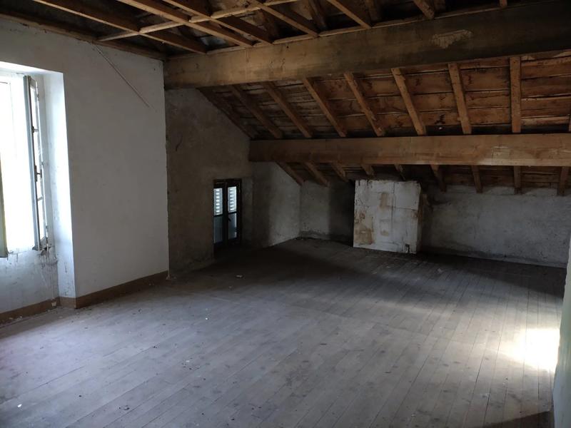 Maison - 240 m² - 11 pièces